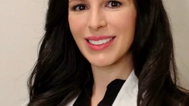 Dr. Adriana Marton